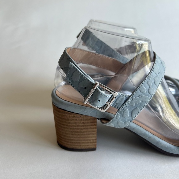 New Vionic Blue Manmade Leather Ankle Strap Heeled Sandals size 9 - Picture 15 of 16